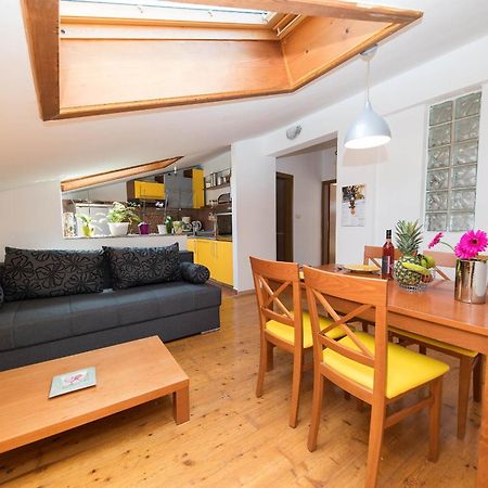 Roko Apartments Selce Eksteriør billede