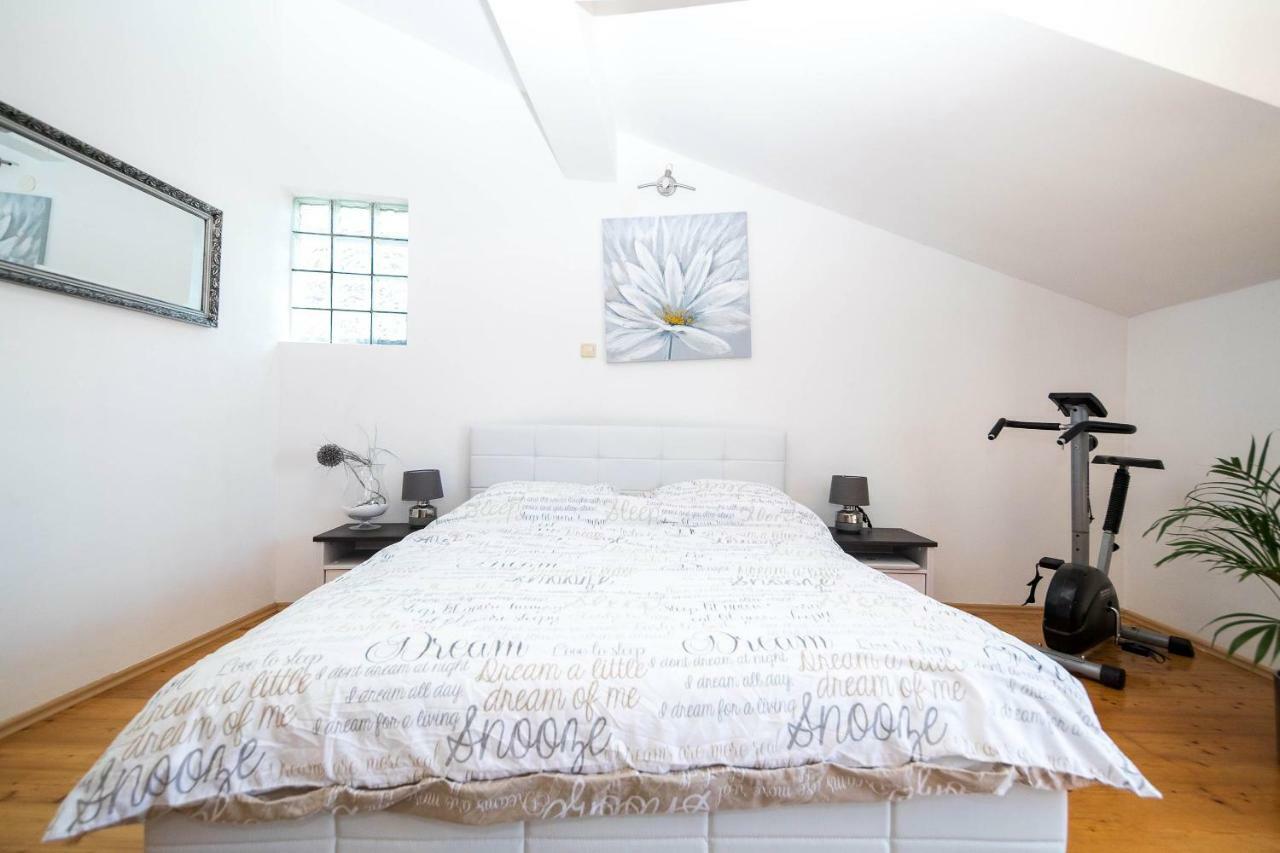 Roko Apartments Selce Eksteriør billede